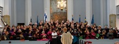 Suurkuoron harjoituksessa kuoroa johti Hanna Petäjä. Äänet antaa pianolla Silvia Kaljurand.
(Kuvaaja E. Petäjä)