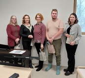 Kurssin kouluttajina toimivat piirin omat kanttorit (vas.) Paula Setälä, Mari Renvall, Silvia Kaljurand, Samuli Niiles ja Juliaana Kellokoski.
(Kuva: S. Niiles)