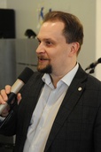Kirkkomusiikkiliiton pj. Timo Vikman veti kurssin.
(Kuvaaja: E. Petäjä)